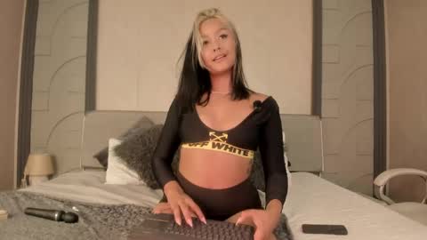 alicee_clark_ online show from 06-08-26, 11:43