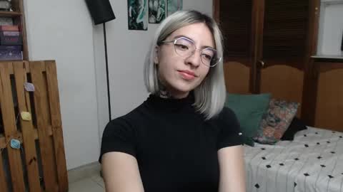 alicee_logan_ online show from 06-04-26, 01:44