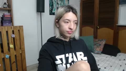 alicee_logan_ online show from 06-16-26, 01:52