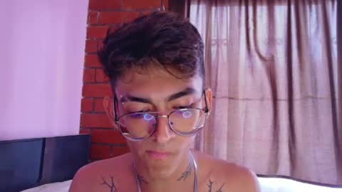 Snapshot of alicee_randyy chatting on 05-25-26, 06:58 alicee_randyy online show from 05-25-26, 06:58