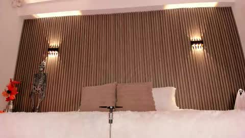 Alice  online show from 10-26-25, 04:29