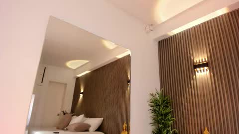 Alice  online show from 02-26-26, 04:22