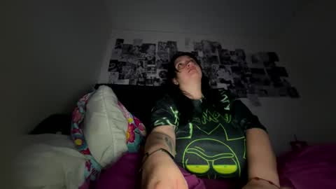 Snapshot of aliceinboobieland chatting on 06-11-26, 12:54 Aliceinboobieland online show from 06-11-26, 12:54