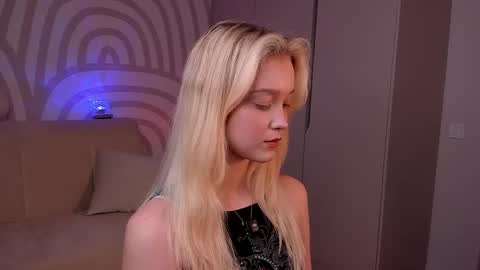 Serena online show from 04-25-26, 02:47