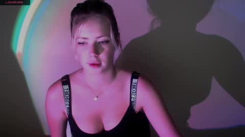 Snapshot of alicemeow_ chatting on 09-25-25, 06:50 Alice online show from 09-25-25, 06:50