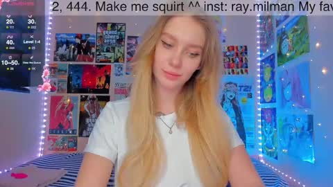 Snapshot of alicemilman chatting on 01-05-25, 11:59 Alice online show from 01-05-25, 11:59