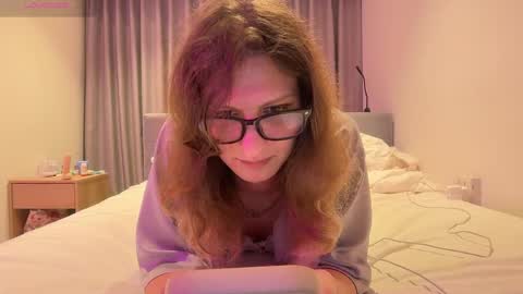 Snapshot of alicepinkhead chatting on 05-28-26, 09:28 AlicePinkhead online show from 05-28-26, 09:28