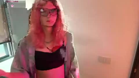 Snapshot of alicepinkhead chatting on 07-23-26, 10:46 AlicePinkhead online show from 07-23-26, 10:46