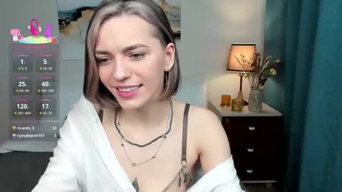 Snapshot of alicerivas chatting on 10-31-25, 05:30 AliceRivas online show from 10-31-25, 05:30