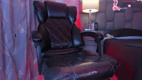 Snapshot of alicestevens_ chatting on 05-15-26, 01:40 Alicestevens online show from 05-15-26, 01:40