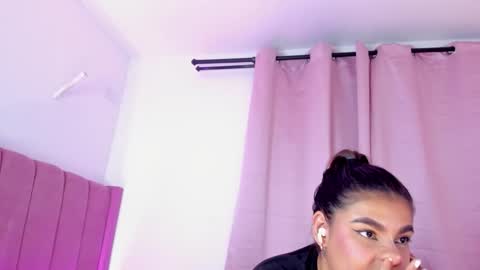 A L I C E  T H U N D E R online show from 11-23-25, 04:23