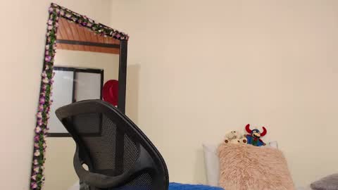 Snapshot of aliceusher_1 chatting on 01-26-25, 02:41 J Ruiz online show from 01-26-25, 02:41