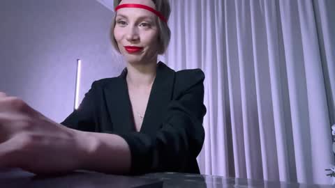 Snapshot of alicewonders_ chatting on 12-23-24, 08:36 Alice online show from 12-23-24, 08:36