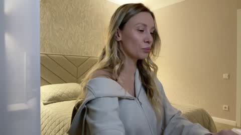 Snapshot of alicewonders_ chatting on 01-09-25, 07:40 Alice online show from 01-09-25, 07:40