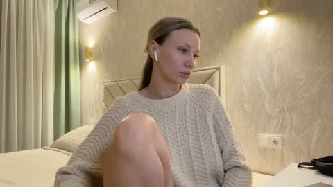 Snapshot of alicewonders_ chatting on 01-31-25, 10:31 Alice online show from 01-31-25, 10:31