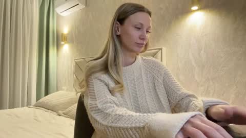 Snapshot of alicewonders_ chatting on 02-01-25, 01:34 Alice online show from 02-01-25, 01:34