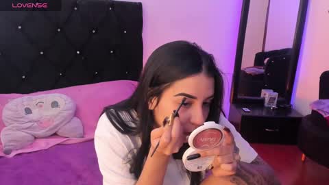 Snapshot of alicewoodville chatting on 01-23-25, 05:52 Alice online show from 01-23-25, 05:52