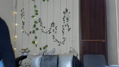 Alicia online show from 04-19-26, 05:29