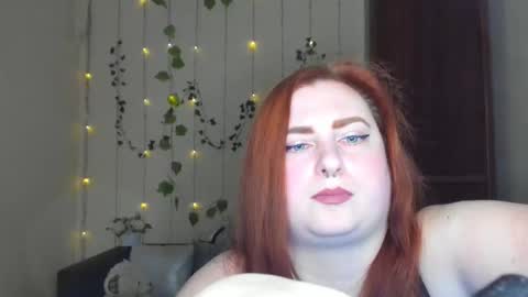 Snapshot of alicia_side_red chatting on 05-04-26, 11:28 Alicia online show from 05-04-26, 11:28