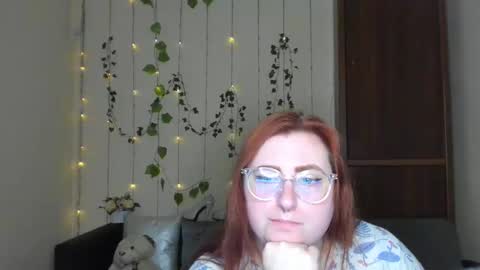Snapshot of alicia_side_red chatting on 05-06-26, 05:46 Alicia online show from 05-06-26, 05:46
