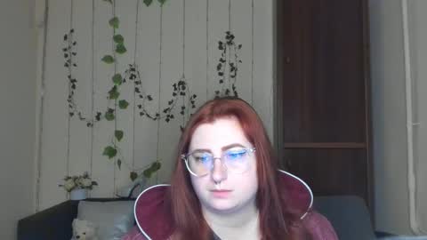 Snapshot of alicia_side_red chatting on 05-11-26, 05:24 Alicia online show from 05-11-26, 05:24