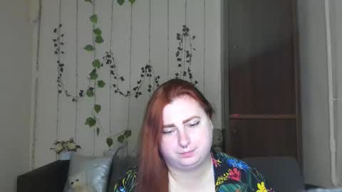 Snapshot of alicia_side_red chatting on 05-18-26, 05:24 Alicia online show from 05-18-26, 05:24