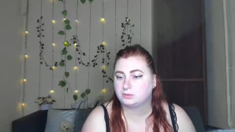 Snapshot of alicia_side_red chatting on 05-19-26, 05:25 Alicia online show from 05-19-26, 05:25