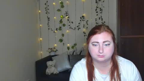 Snapshot of alicia_side_red chatting on 06-03-26, 11:35 Alicia online show from 06-03-26, 11:35