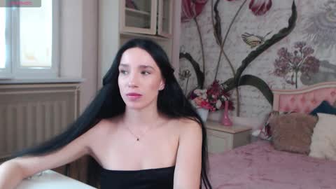 Veronica online show from 09-08-25, 02:49