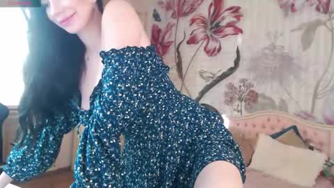 Veronica online show from 09-25-25, 01:04