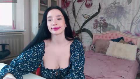 Veronica online show from 10-22-25, 12:05