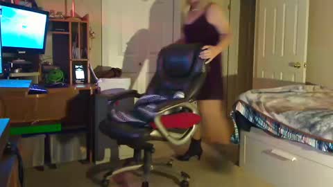 Snapshot of aliciadehart181 chatting on 10-12-25, 01:37 Alicia deHart  Help me reach 1000 Followers. Its FREE online show from 10-12-25, 01:37