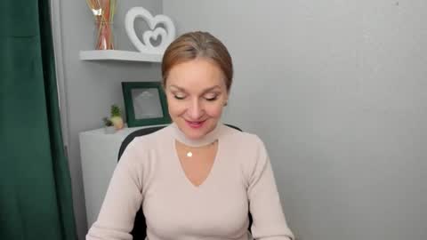 Alicia online show from 10-22-25, 05:52