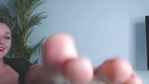 Alicia online show from 10-31-25, 07:42