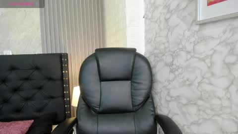 Snapshot of alicy__torres chatting on 05-25-26, 12:11 alicya online show from 05-25-26, 12:11