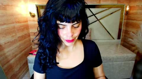 Snapshot of alie_martin_r chatting on 04-20-26, 07:48 Alie online show from 04-20-26, 07:48