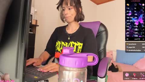 Snapshot of alien_universe chatting on 12-06-24, 04:49 Aiko Independent Model online show from 12-06-24, 04:49