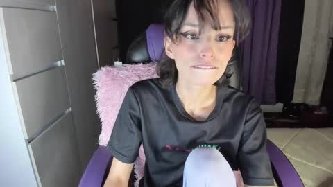 Snapshot of alien_universe chatting on 02-21-25, 02:50 Aiko Independent Model online show from 02-21-25, 02:50