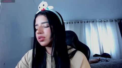 aliice_walker_ online show from 03-26-26, 04:01