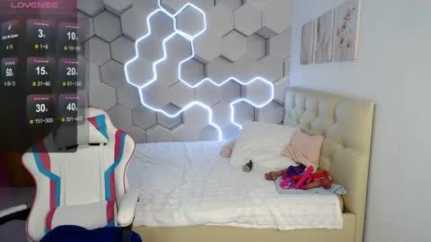 Snapshot of aliicemeow chatting on 05-16-26, 02:19 aliicemeow online show from 05-16-26, 02:19