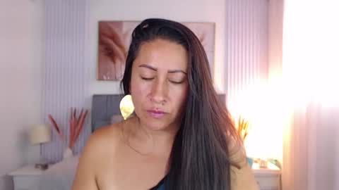 Snapshot of aliicia_milf chatting on 05-26-26, 02:46 aliicia_milf online show from 05-26-26, 02:46