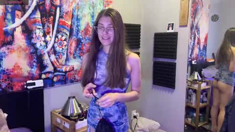 Ali Jones online show from 03-12-25, 11:22