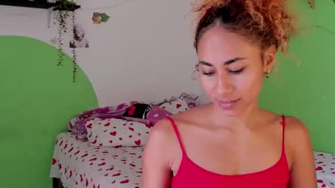 Snapshot of alikaa_nia chatting on 02-28-25, 09:01 online show from 02-28-25, 09:01