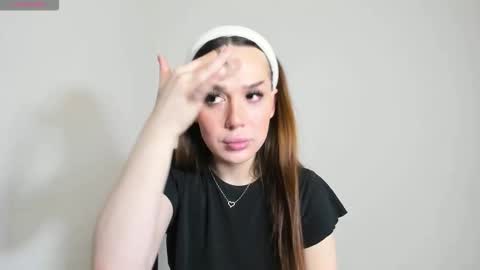 Snapshot of alina_39 chatting on 10-18-25, 01:23 alina_39 online show from 10-18-25, 01:23