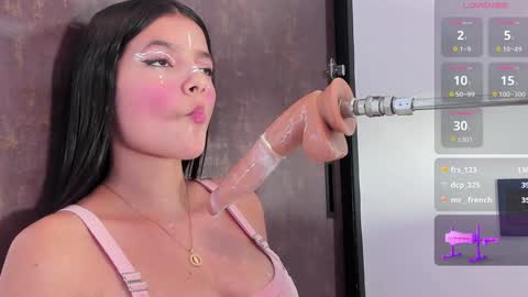 Snapshot of alina_cute18 chatting on 01-21-25, 02:59 alina online show from 01-21-25, 02:59