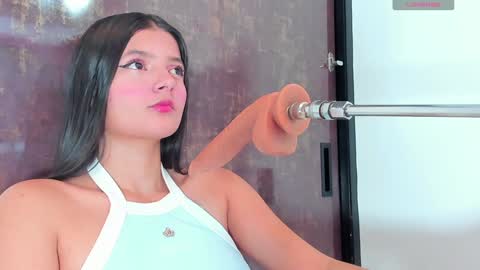 Snapshot of alina_cute18 chatting on 02-07-25, 11:34 alina online show from 02-07-25, 11:34