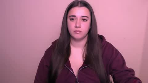 Snapshot of alinaasti_ chatting on 07-28-26, 07:15 Alina online show from 07-28-26, 07:15