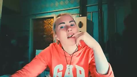 Snapshot of alinafrey_ chatting on 04-27-26, 09:07 Alina online show from 04-27-26, 09:07