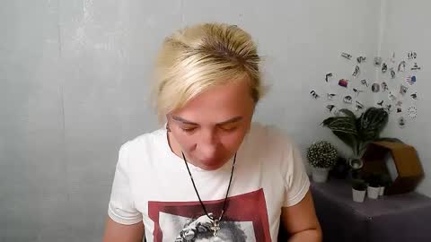 Snapshot of alinafrey_ chatting on 05-07-26, 04:07 Alina online show from 05-07-26, 04:07