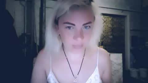 Snapshot of alinafrey_ chatting on 05-10-26, 03:01 Alina online show from 05-10-26, 03:01